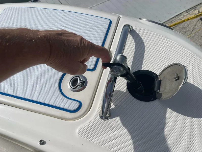 Slide: The Image of Boston Whaler 230 Vantage 2015 - 5850738