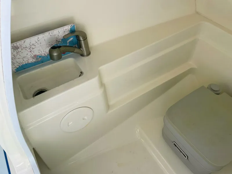 Slide: The Image of Boston Whaler 230 Vantage 2015 - 5850746