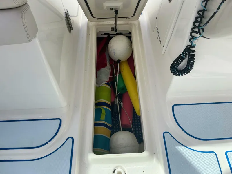 Slide: The Image of Boston Whaler 230 Vantage 2015 - 5850749