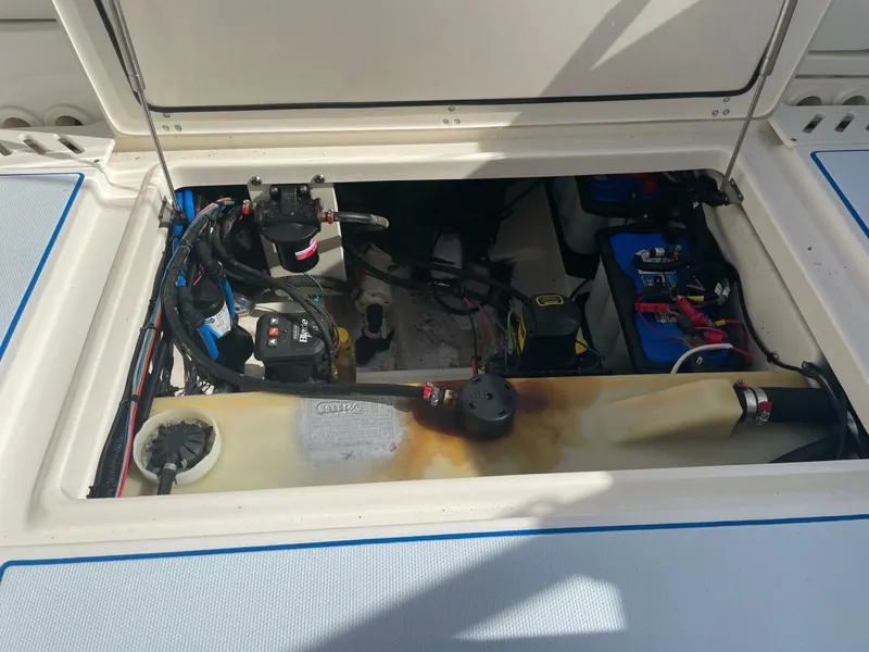 Slide: The Image of Boston Whaler 230 Vantage 2015 - 5850751