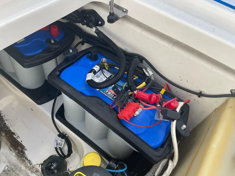 Slide: The Image of Boston Whaler 230 Vantage 2015 - 5850752