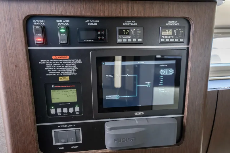 Slide: The Image of Grady-White Canyon 456 2021 - 5850842