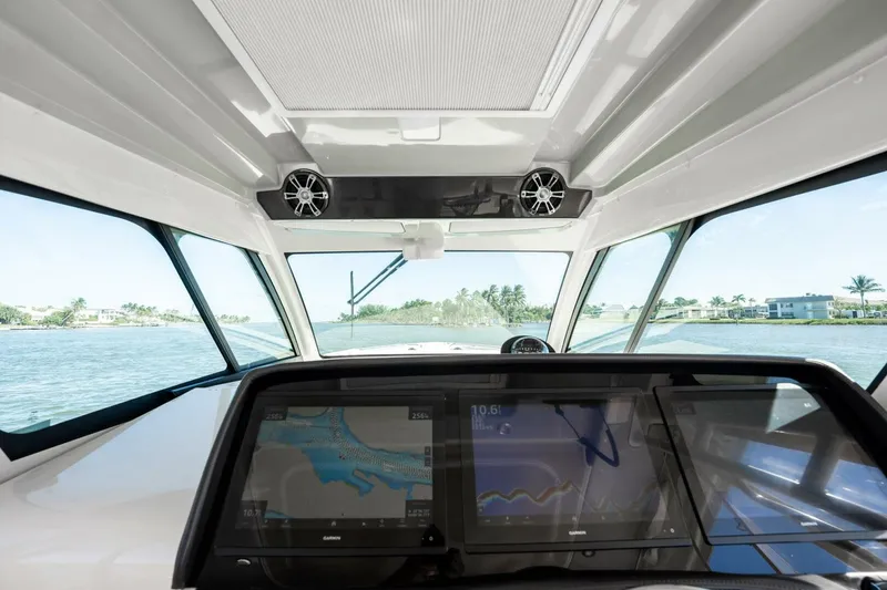 Slide: The Image of Grady-White Canyon 456 2021 - 5850855