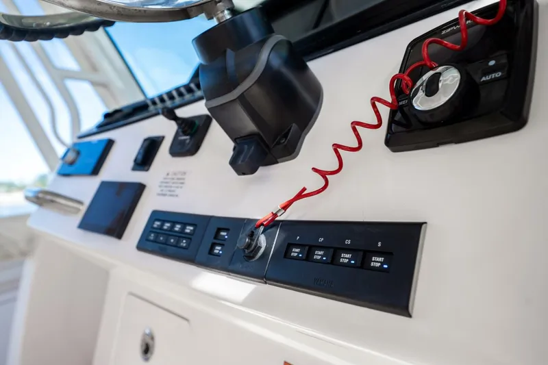 Slide: The Image of Grady-White Canyon 456 2021 - 5850858