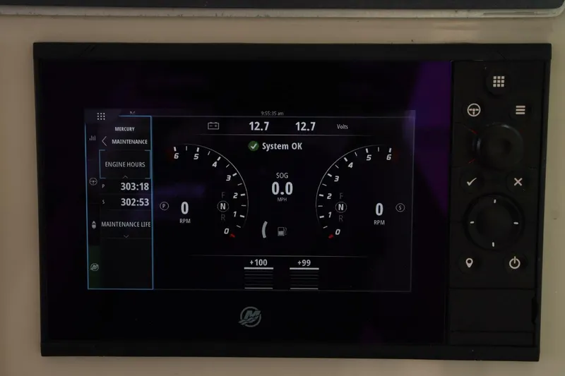 Slide: The Image of Boston Whaler 320 Vantage 2021 - 5851252