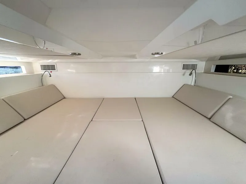 Slide: The Image of De Antonio Yachts D32 2026 - 5851750