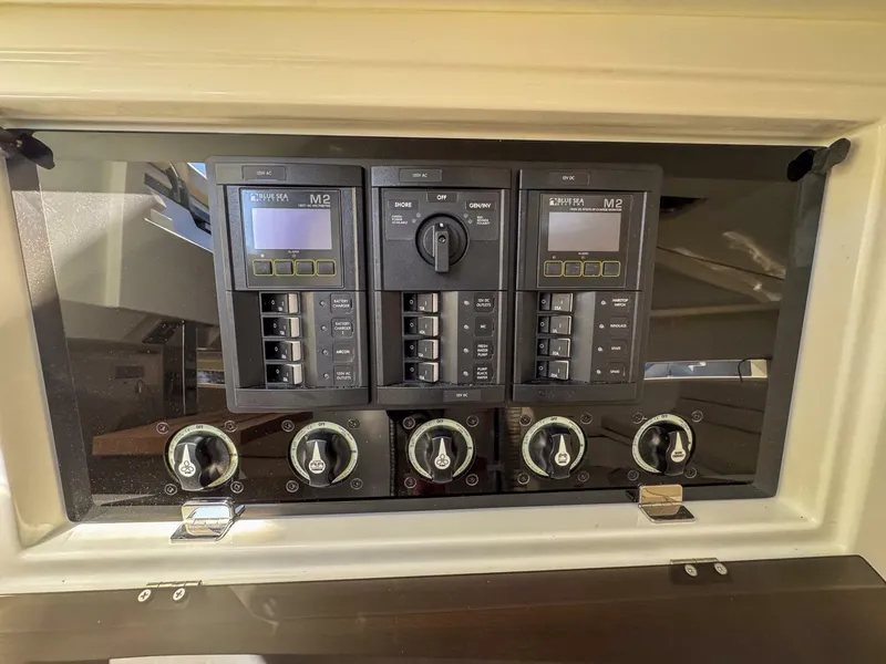 Slide: The Image of De Antonio Yachts D32 2026 - 5851662