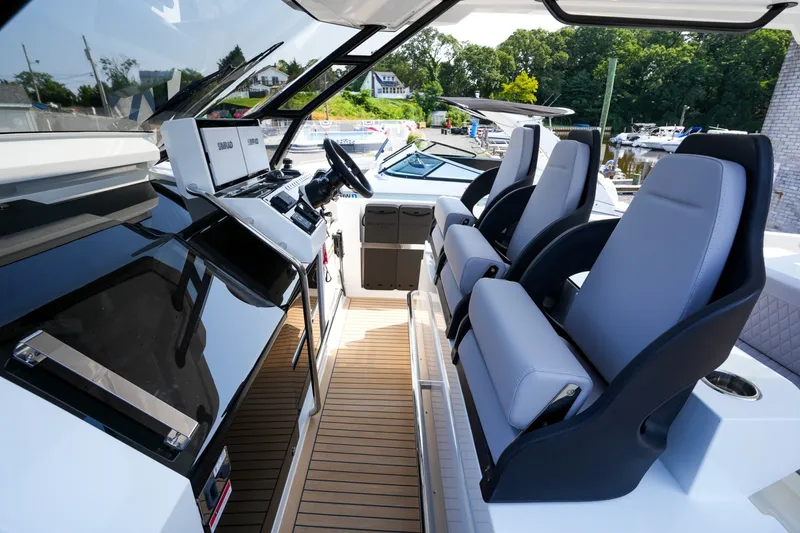 Slide: The Image of De Antonio Yachts D32 2027 - 7399956