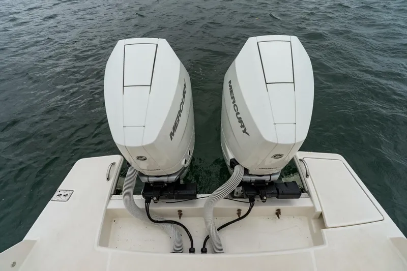 Slide: The Image of Tiara 34 LS 2024 - 5851898