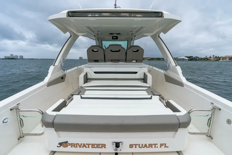 Slide: The Image of Tiara 34 LS 2024 - 5851913