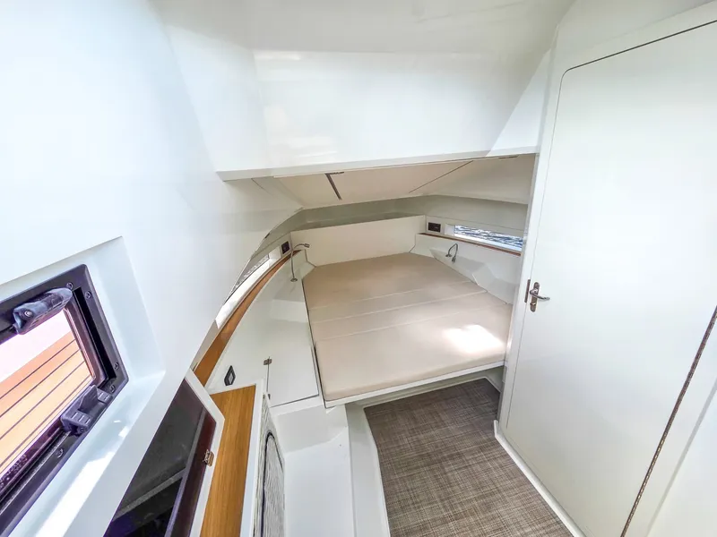 Slide: The Image of De Antonio Yachts D32 2026 - 6224066