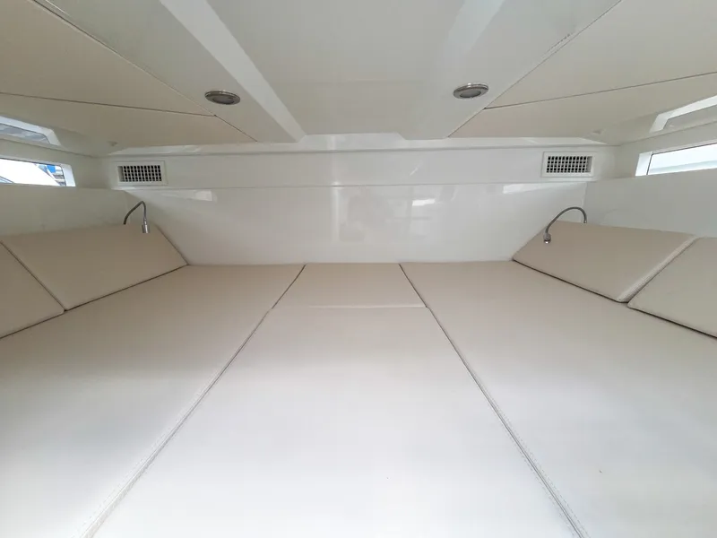 Slide: The Image of De Antonio Yachts D32 2026 - 6224089