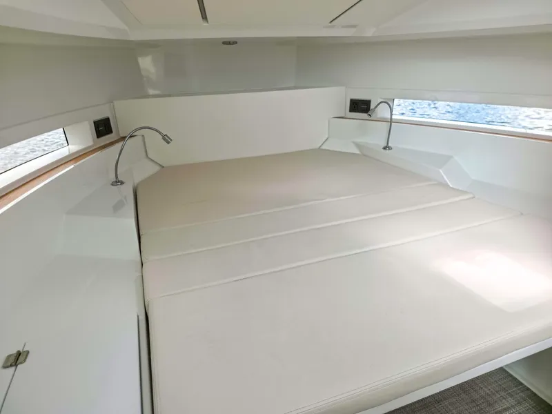 Slide: The Image of De Antonio Yachts D32 2026 - 6224141