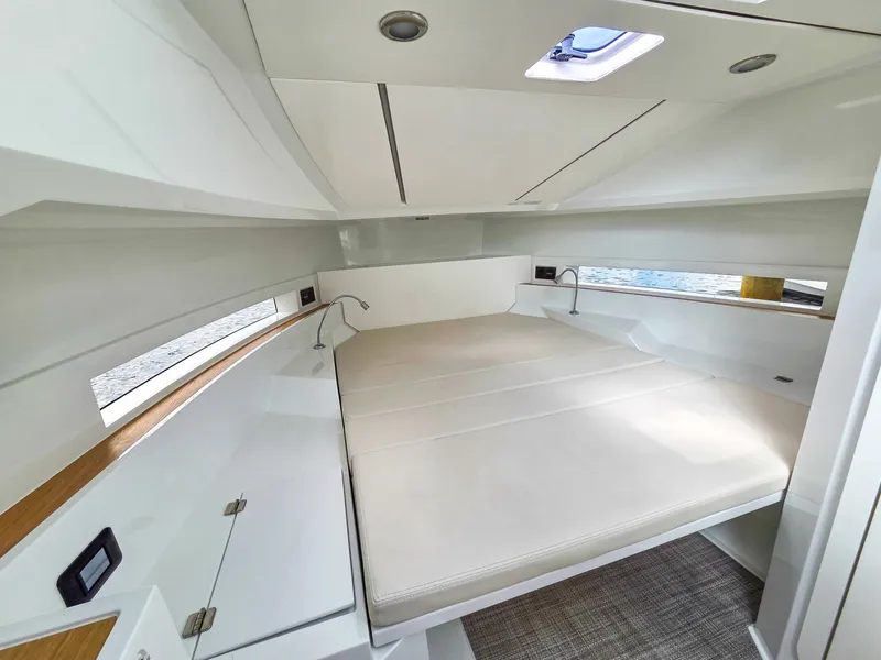 Slide: The Image of De Antonio Yachts D32 2026 - 6224171