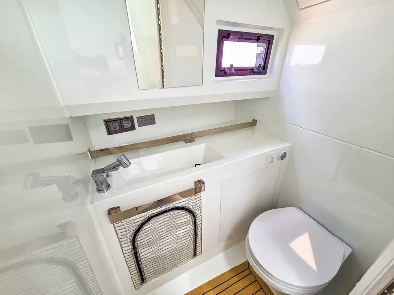 Slide: The Image of De Antonio Yachts D32 2026 - 6224183