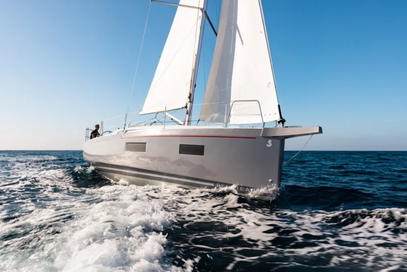 Slide: The Image of Beneteau Oceanis 34.1 Electric Sailing - 5852093