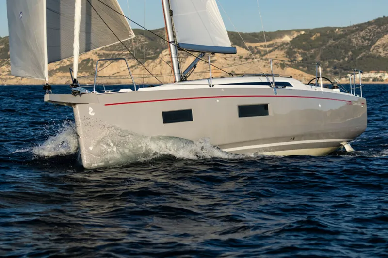 Slide: The Image of Beneteau Oceanis 34.1 Electric Sailing Fun - 5852097