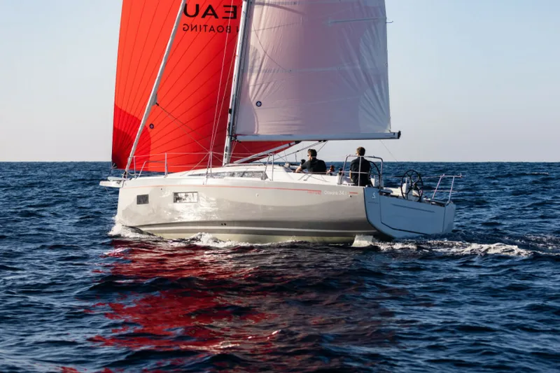 Slide: The Image of Beneteau Oceanis 34.1 Electric - 5852085