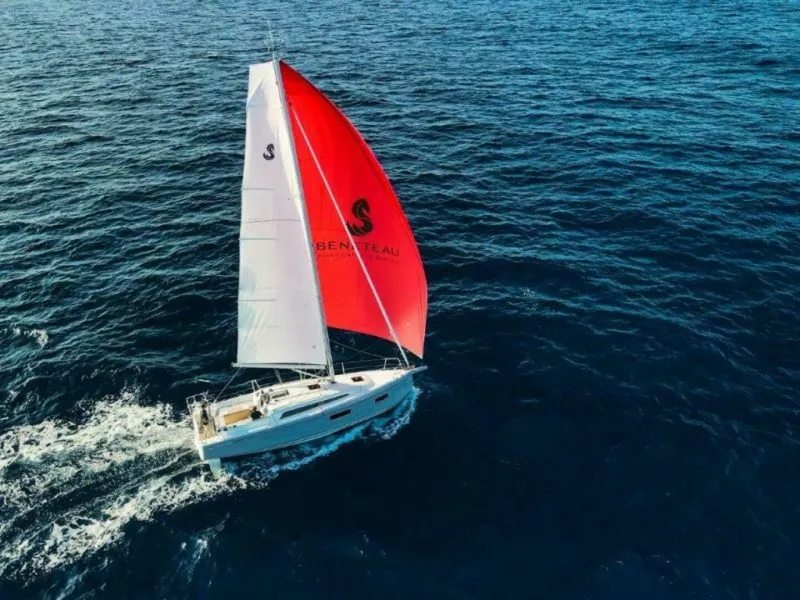 Slide: The Image of Beneteau Oceanis 34.1 Electric - 5852086
