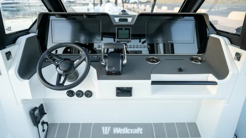 Slide: The Image of Wellcraft 28 Explorer 2026 - 5852128
