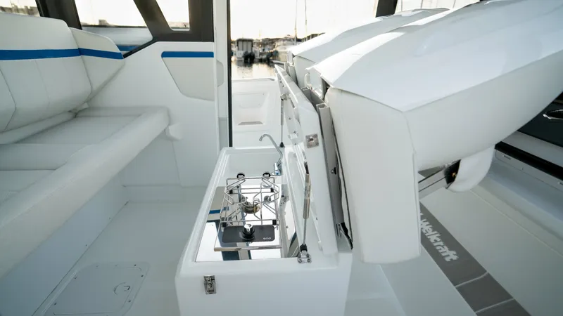 Slide: The Image of Wellcraft 28 Explorer 2026 - 5852131