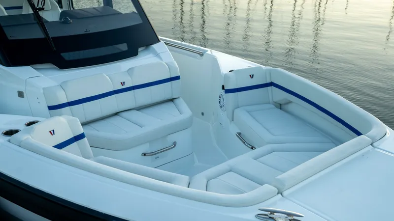 Slide: The Image of Wellcraft 28 Explorer 2026 - 6116735
