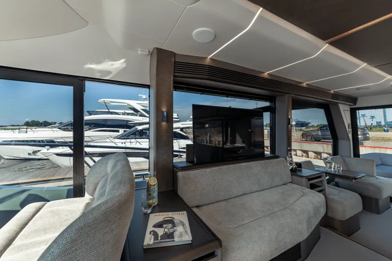 Slide: The Image of Galeon 560 FLY 2024 - 5852540