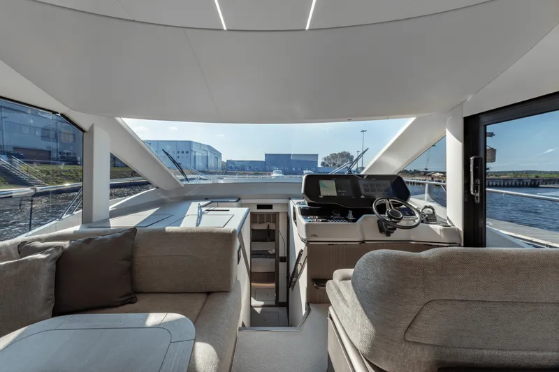 Slide: The Image of Galeon 560 FLY 2024 - 5852542