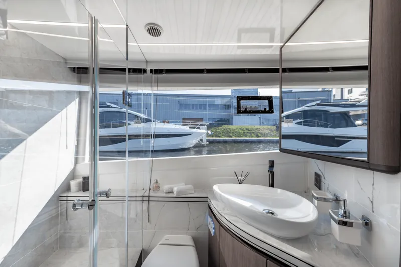 Slide: The Image of Galeon 560 FLY 2024 - 5852546