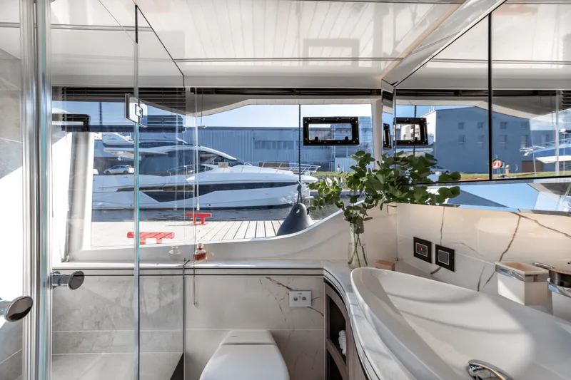 Slide: The Image of Galeon 560 FLY 2024 - 5852549