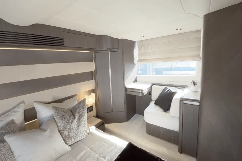 Slide: The Image of Galeon 560 FLY 2024 - 5852564