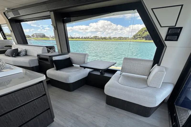 Slide: The Image of Galeon 560 FLY 2024 - 5852573