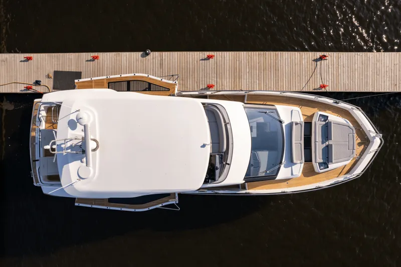 Slide: The Image of Galeon 560 FLY 2024 - 5852591