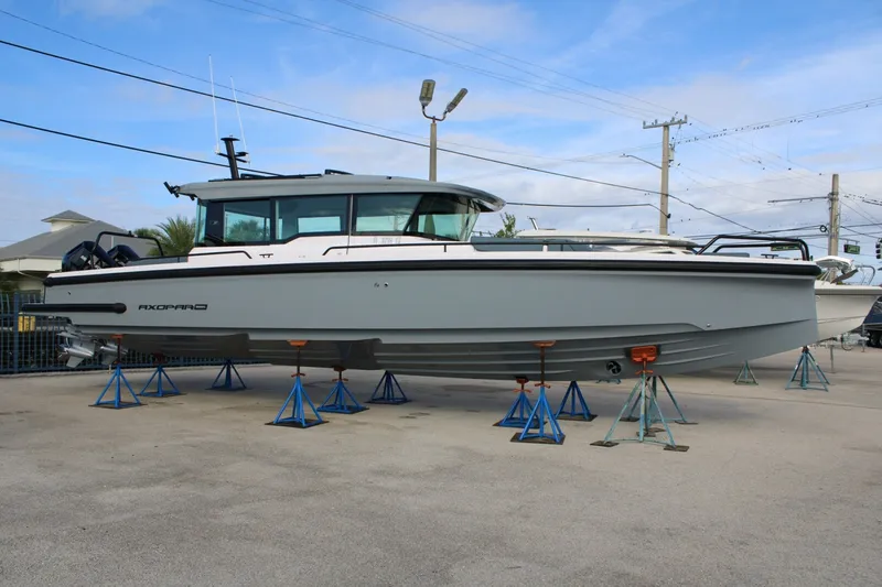 The Image of Axopar 37 - Starboard Profile 2024 Axopar 37 Cross - 5852932