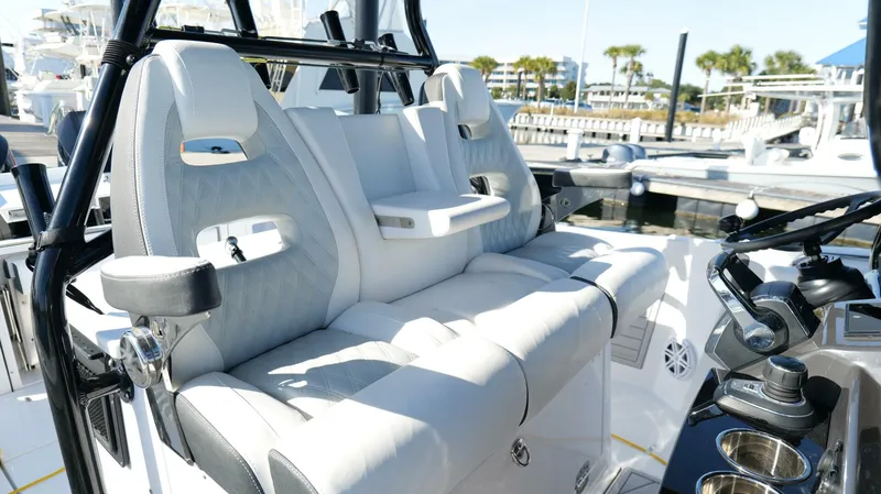 Slide: The Image of Helm Seating - 5853169