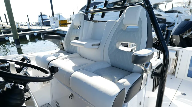 Slide: The Image of Helm Seating - 5853170