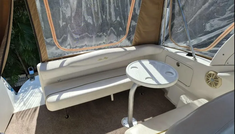 Slide: The Image of Sea Ray 31 2001 - 5853410