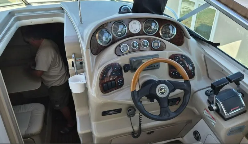 Slide: The Image of Sea Ray 31 2001 - 5853411