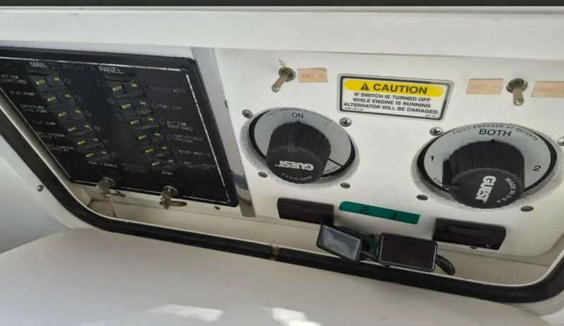 Slide: The Image of Sea Ray 31 2001 - 5853414