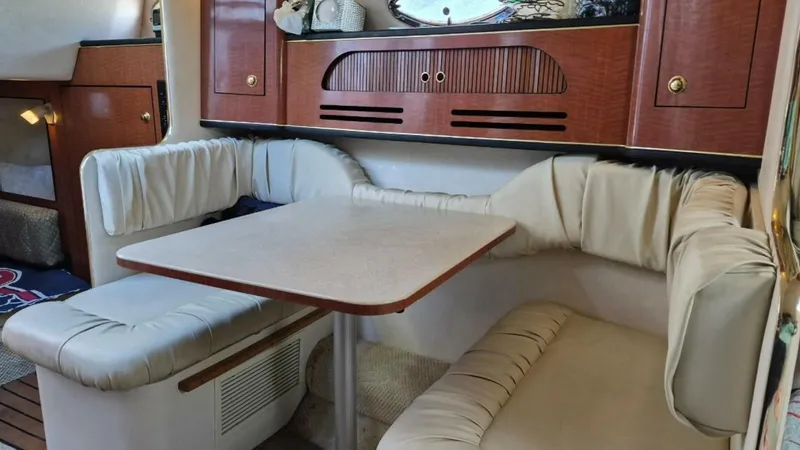 Slide: The Image of Sea Ray 31 2001 - 5853418