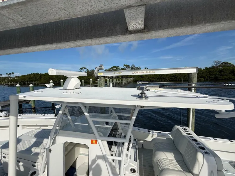 Slide: The Image of 2021 Invincible 36 - 5854035