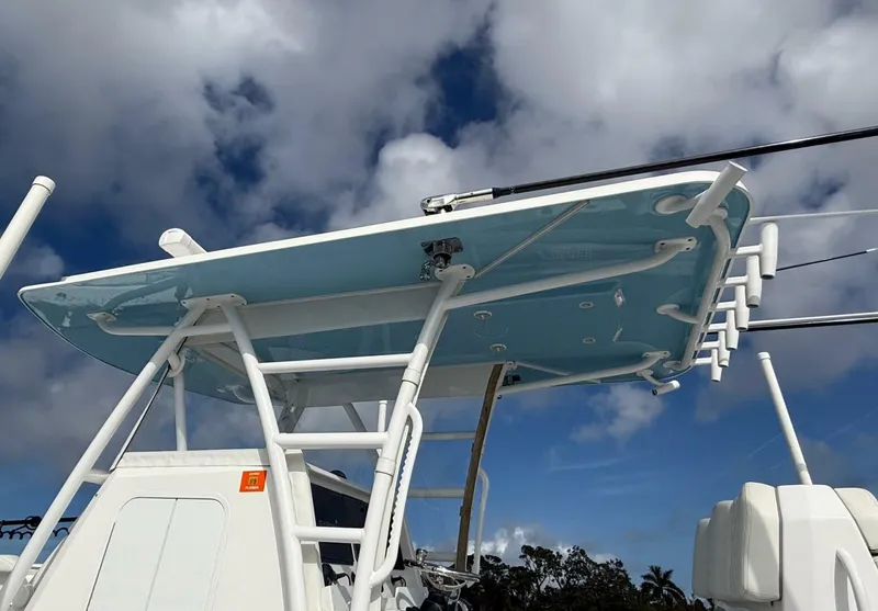 Slide: The Image of 2021 Invincible 36 - 5854041