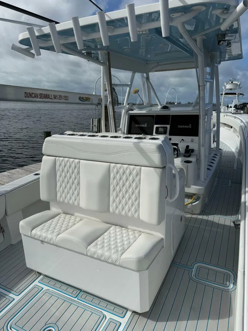 Slide: The Image of 2021 Invincible 36 - 5854028