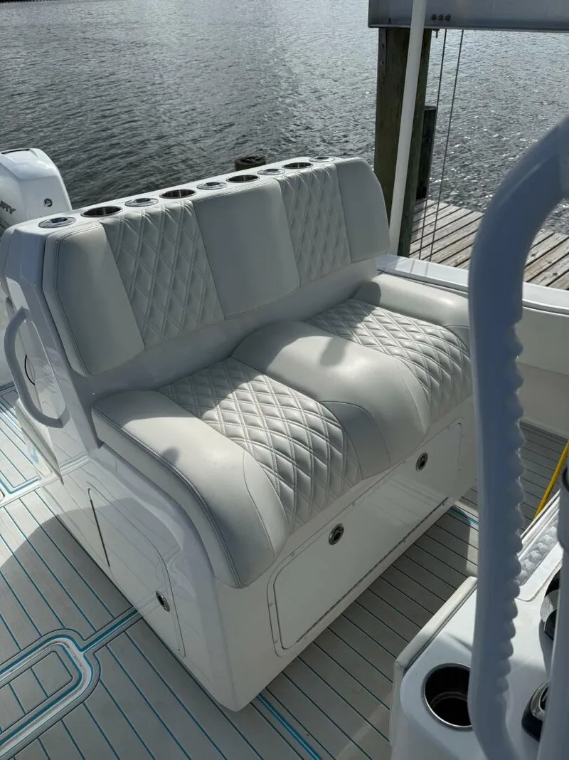 Slide: The Image of 2021 Invincible 36 - 5854029