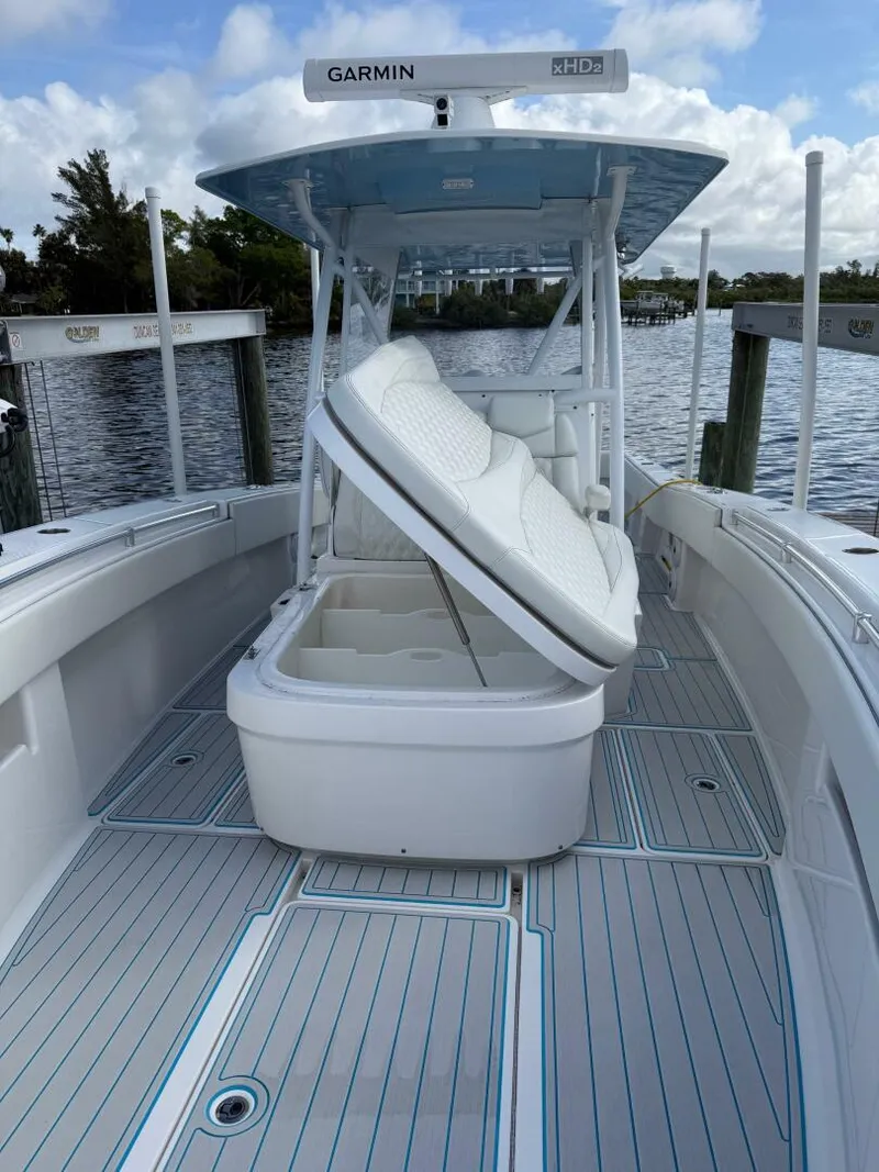 Slide: The Image of 2021 Invincible 36 - 5854033