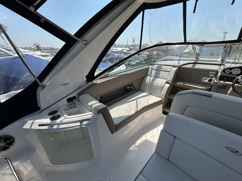 Slide: The Image of Regal 28 Express 2017 - 5854288