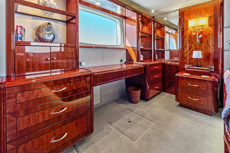 Slide: The Image of 2005 Lazzara Yachts 80 'Summerwind' - Master Stateroom Vanity - 5856244
