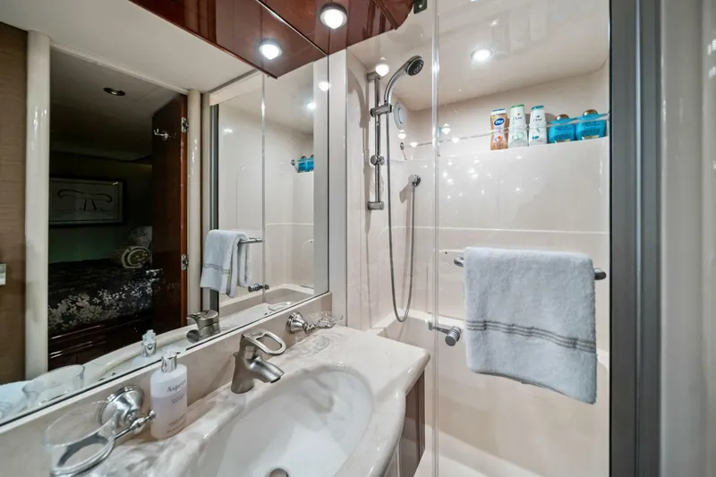 Slide: The Image of 2005 Lazzara Yachts 80 'Summerwind' - VIP Stateroom Head - 5856301