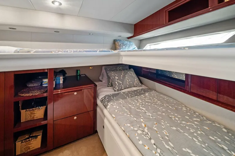 Slide: The Image of 2005 Lazzara Yachts 80 'Summerwind' - Cabin - 5856318