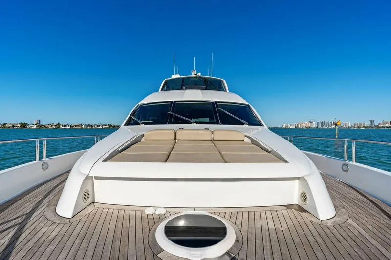 Slide: The Image of 2005 Lazzara Yachts 80 'Summerwind' - Bow Sunpads - 5856264